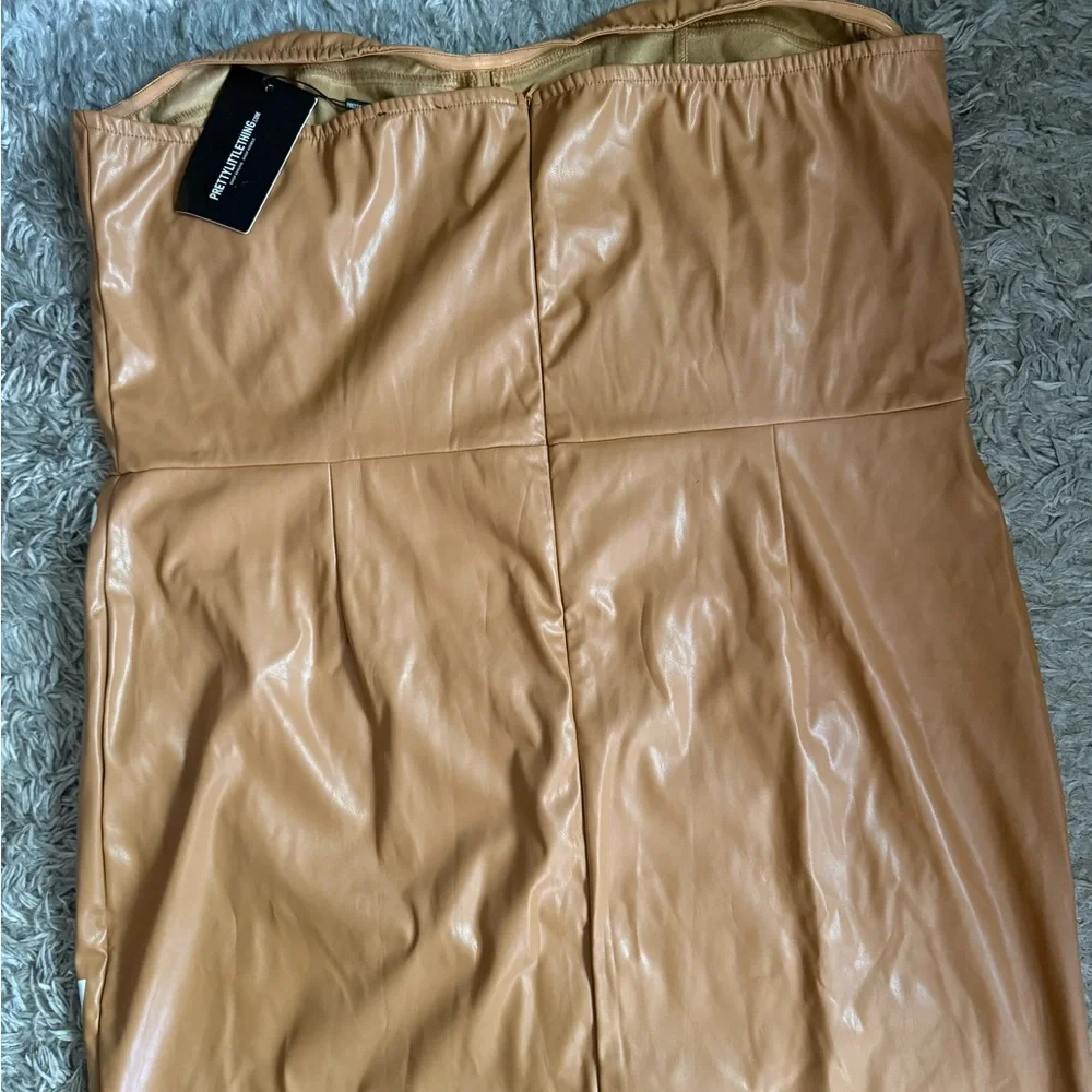 PrettyLittleThing Western Tan and White Strapless Dress - Picture 2 of 3